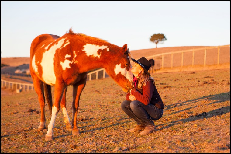 Taj_Nuzzling_Card_0518_B